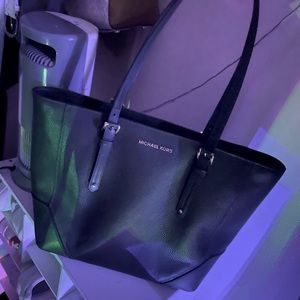 Micheal kors tote